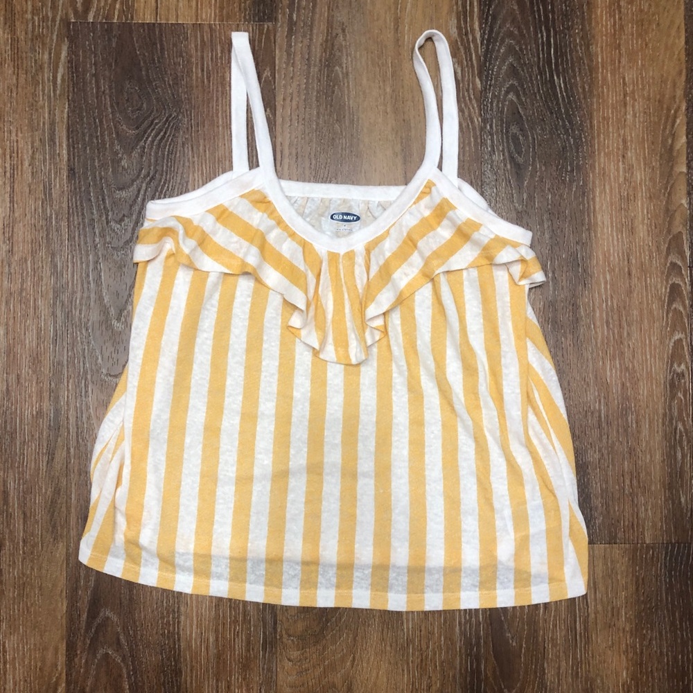 💛 cute tank top with ruffle detail
